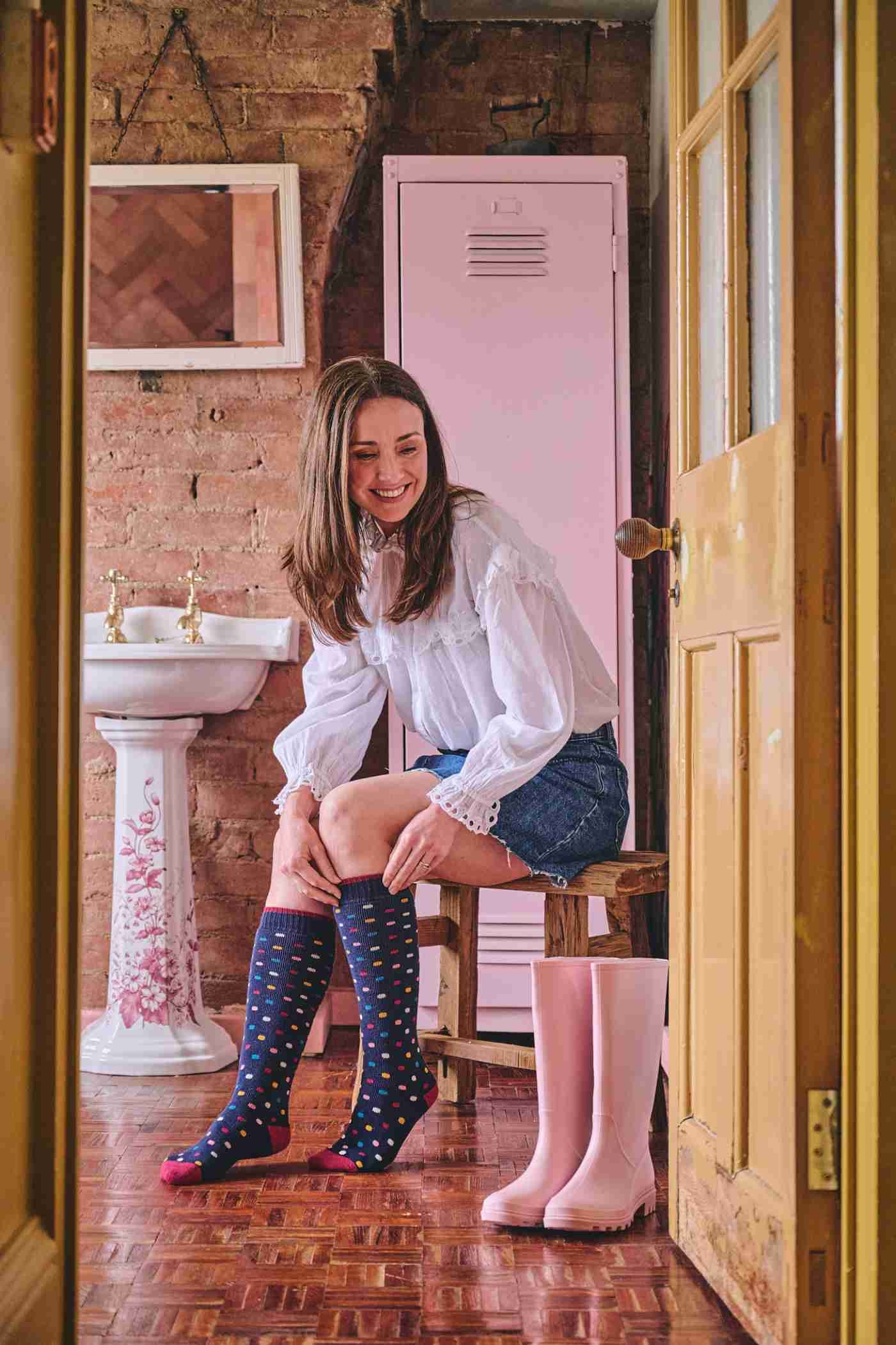 HJ Hall Women's Spotty Terrycloth Cotton Welly Socks in Navy – alternate view