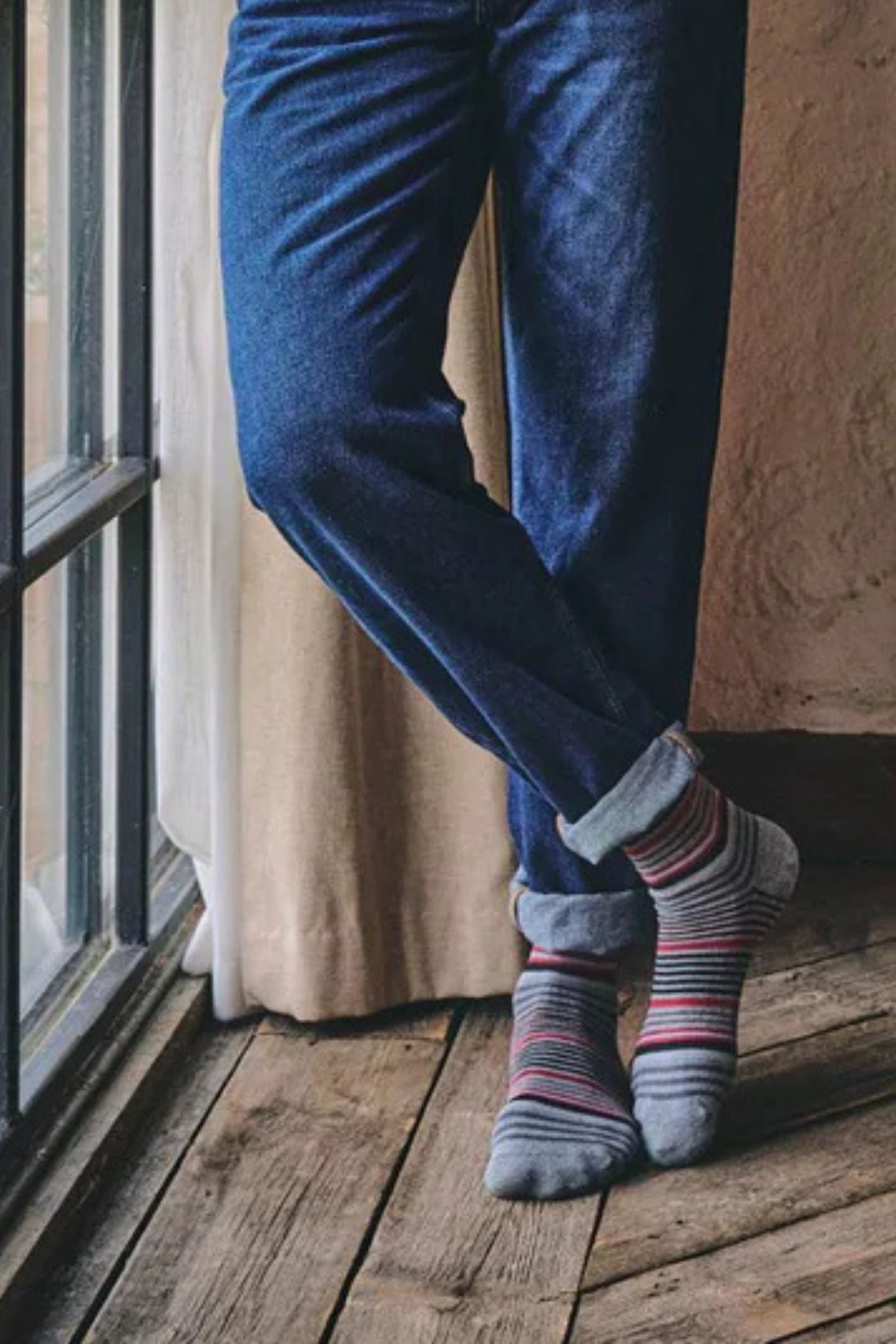 HJ Hall Men's Graduated Stripe Organic Cotton Comfort Top Socks in Grey – alternate view