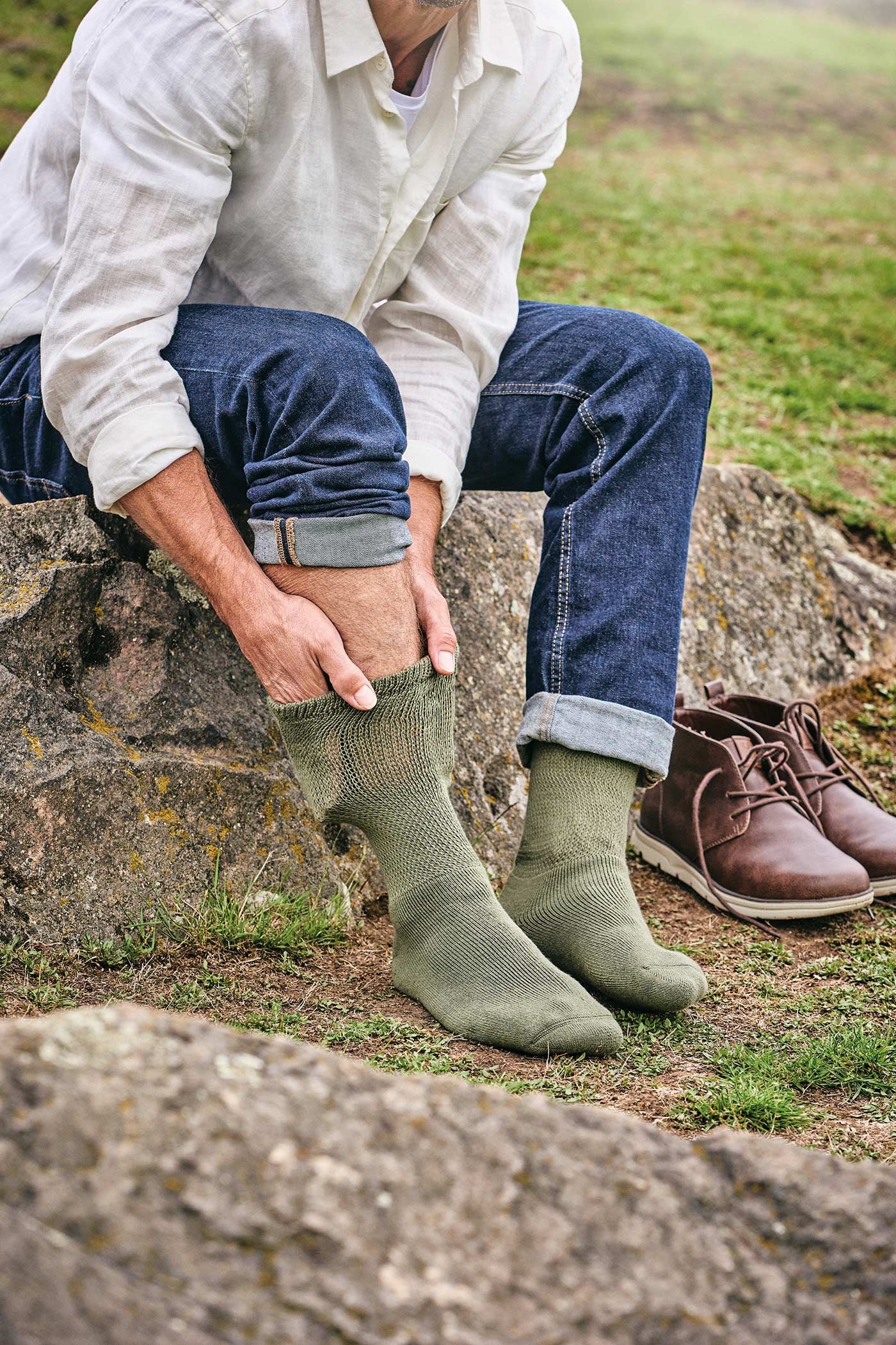 HJ Hall Men's Diabetic Mid-Calf Cotton Men's Socks in Olive – alternate view